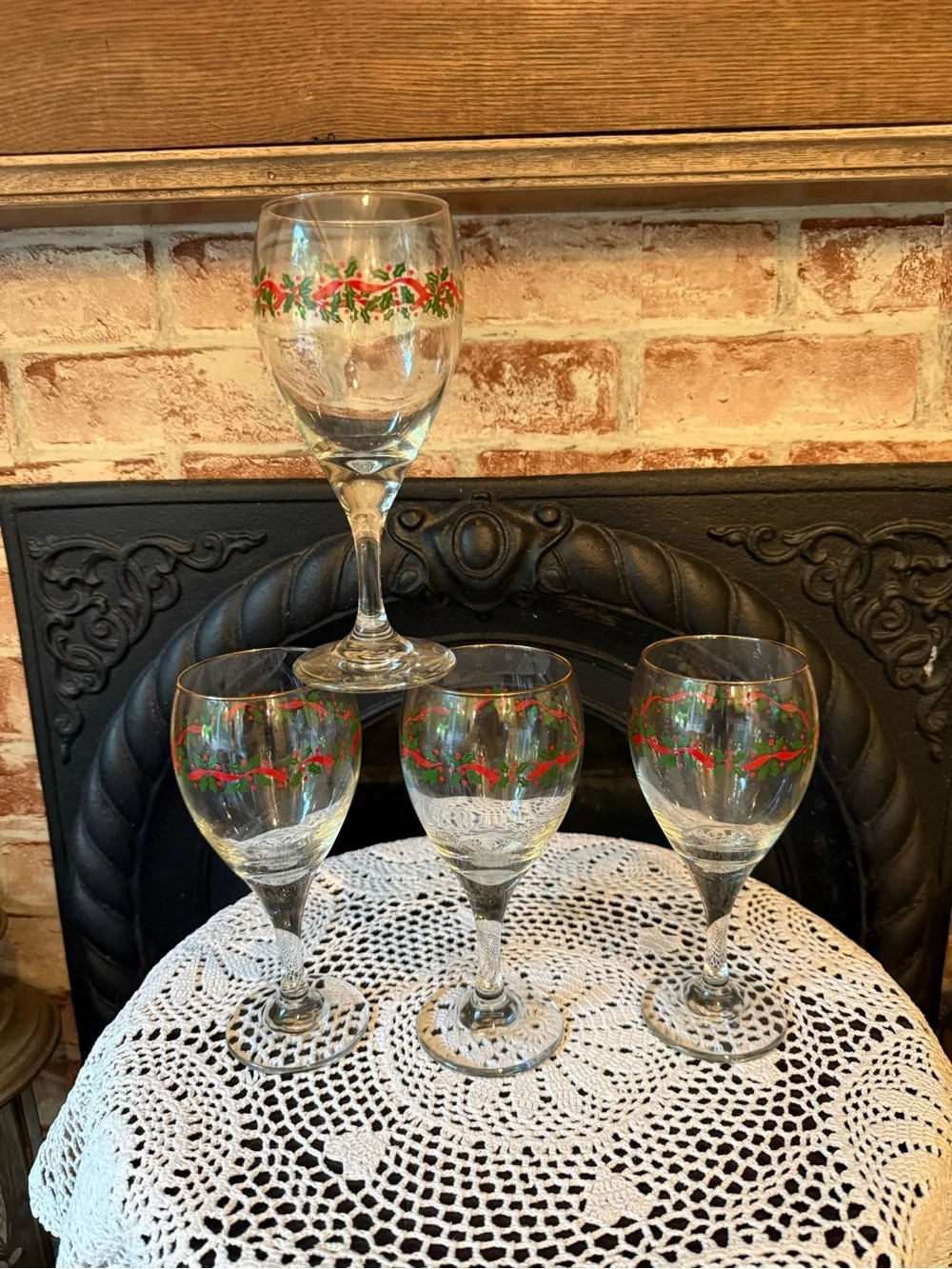 Set of 4 Libbey Holly Ribbon Christmas Holiday Glasses